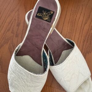 Freebird White Leather Mules for Casual Elegance!